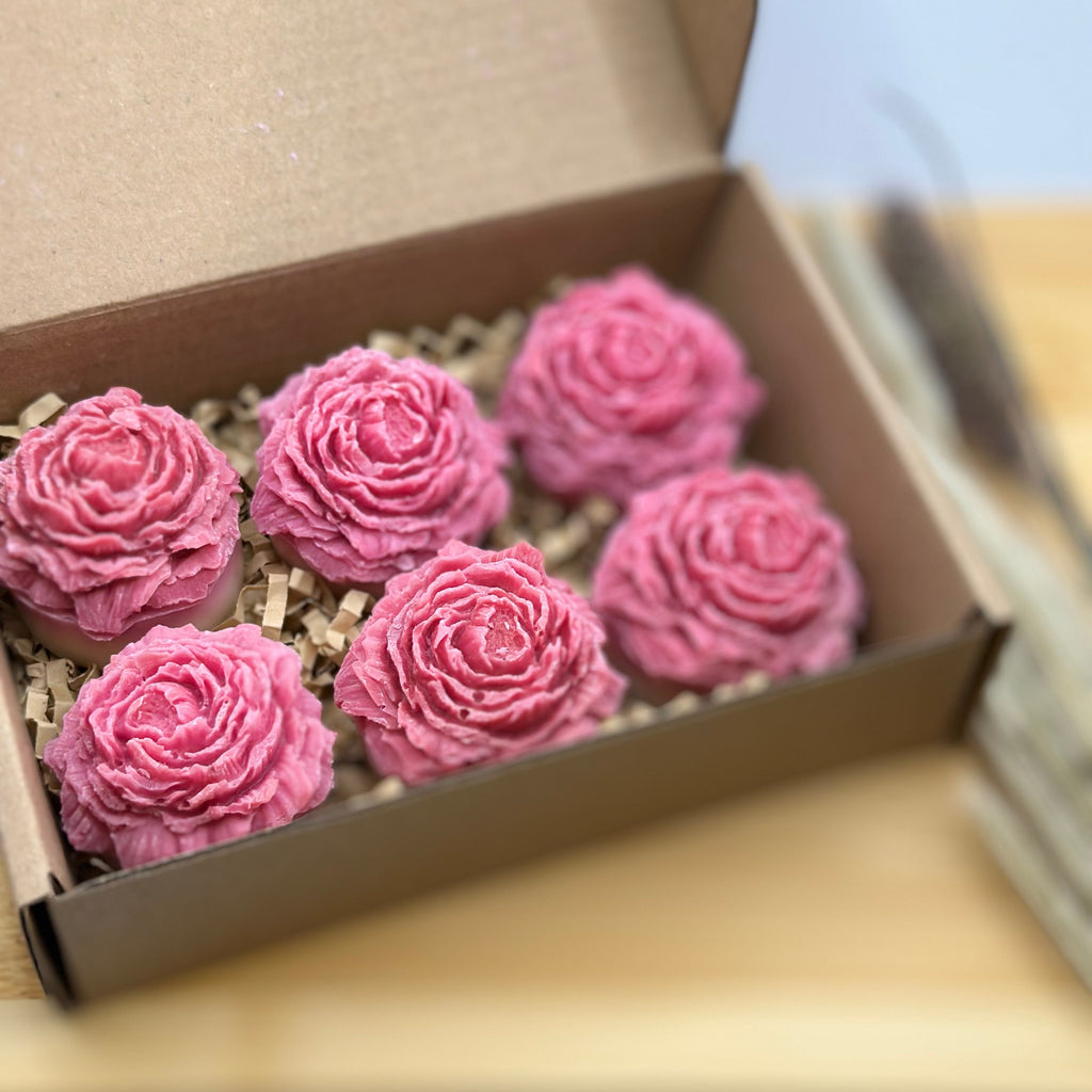 Close-up van Tearose Treat rozen wax melts met fresia en roos geur