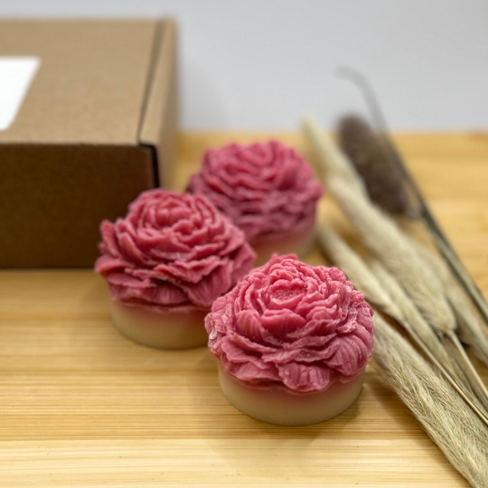 Tearose Treat rozen wax melts buiten verpakking – fresia en roos