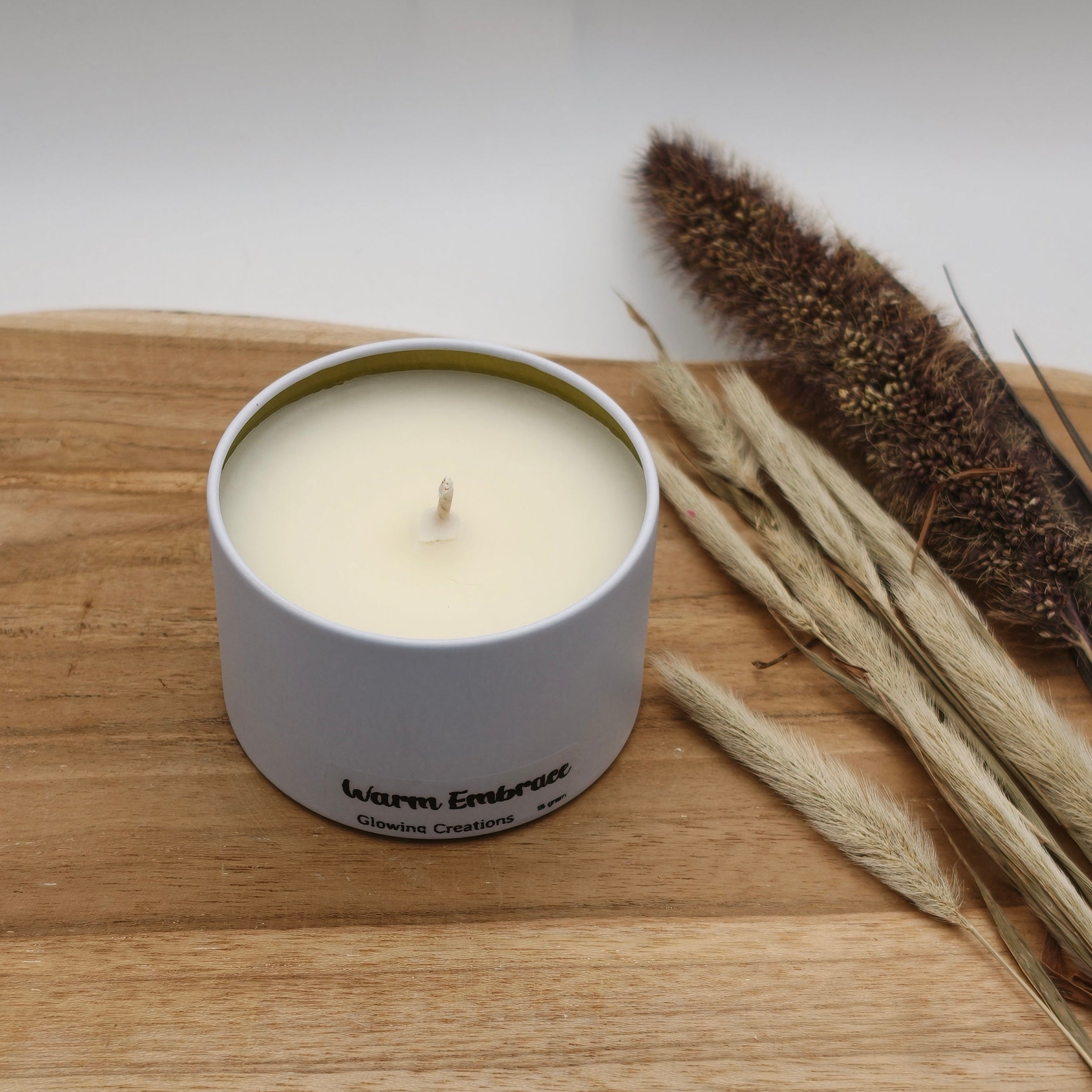 Warm Embrace – Sandelholz & Vanille | Duftkerze in der Dose